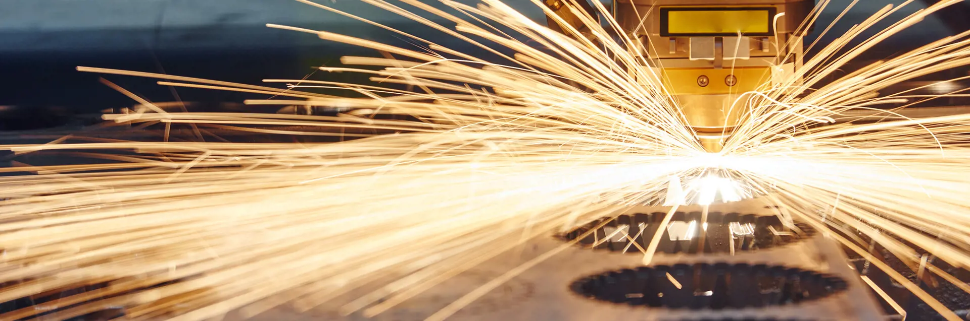 D&#233;coupe laser et poin&#231;onneuse CNC